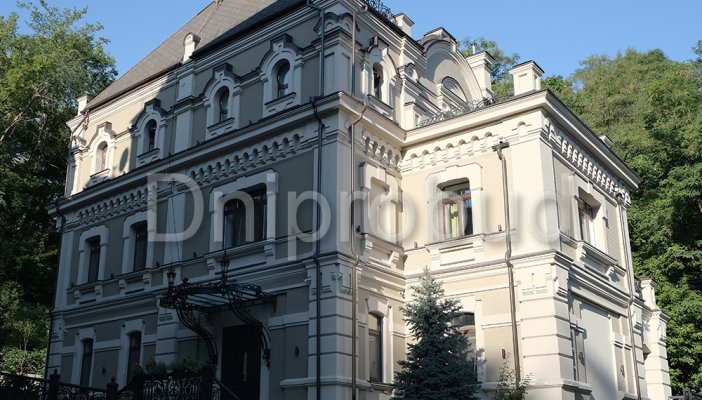 Реконструкция фасада поместья в Киеве по ул. Гончарная