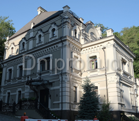 Реконструкція фасаду маєтку в Києві по вул. Гончарна
