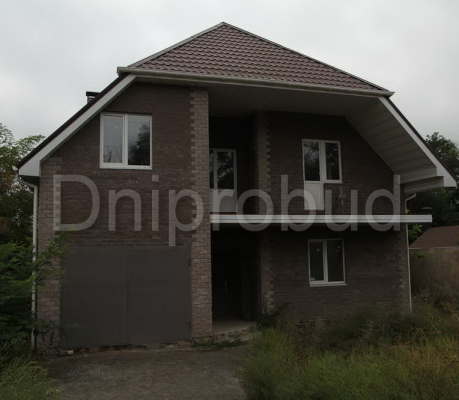 Класичний цегельний будинок в с. Любимівка