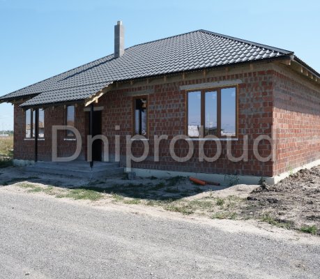 Котедж з трьома спальнями у с. Осещина (Міжріччя 3)