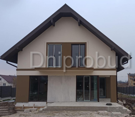 Будинок з мансардним поверхом в селищі Підгірне