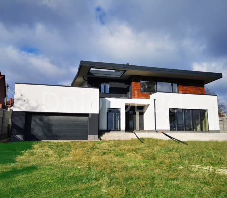 Дом с плоской кровлей в современном стиле (Тёщин язык)