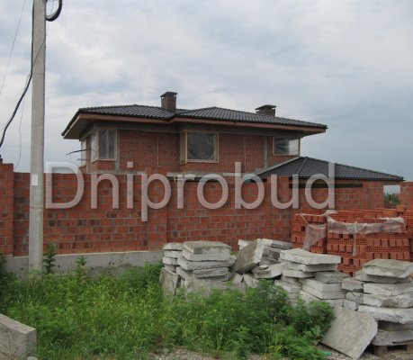 Класичний котедж з вітражним склінням в с. Братське